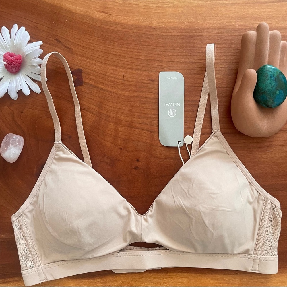 NWT Neiwai S Wireless Padded Lacy Triangle Bra 34AA/34A/34B in Toasted Almond
